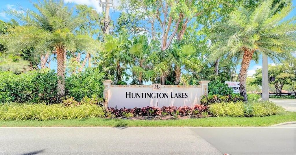 Photo of 7290 Ashford Place #404, Delray Beach, FL 33446 (MLS # R10893026)