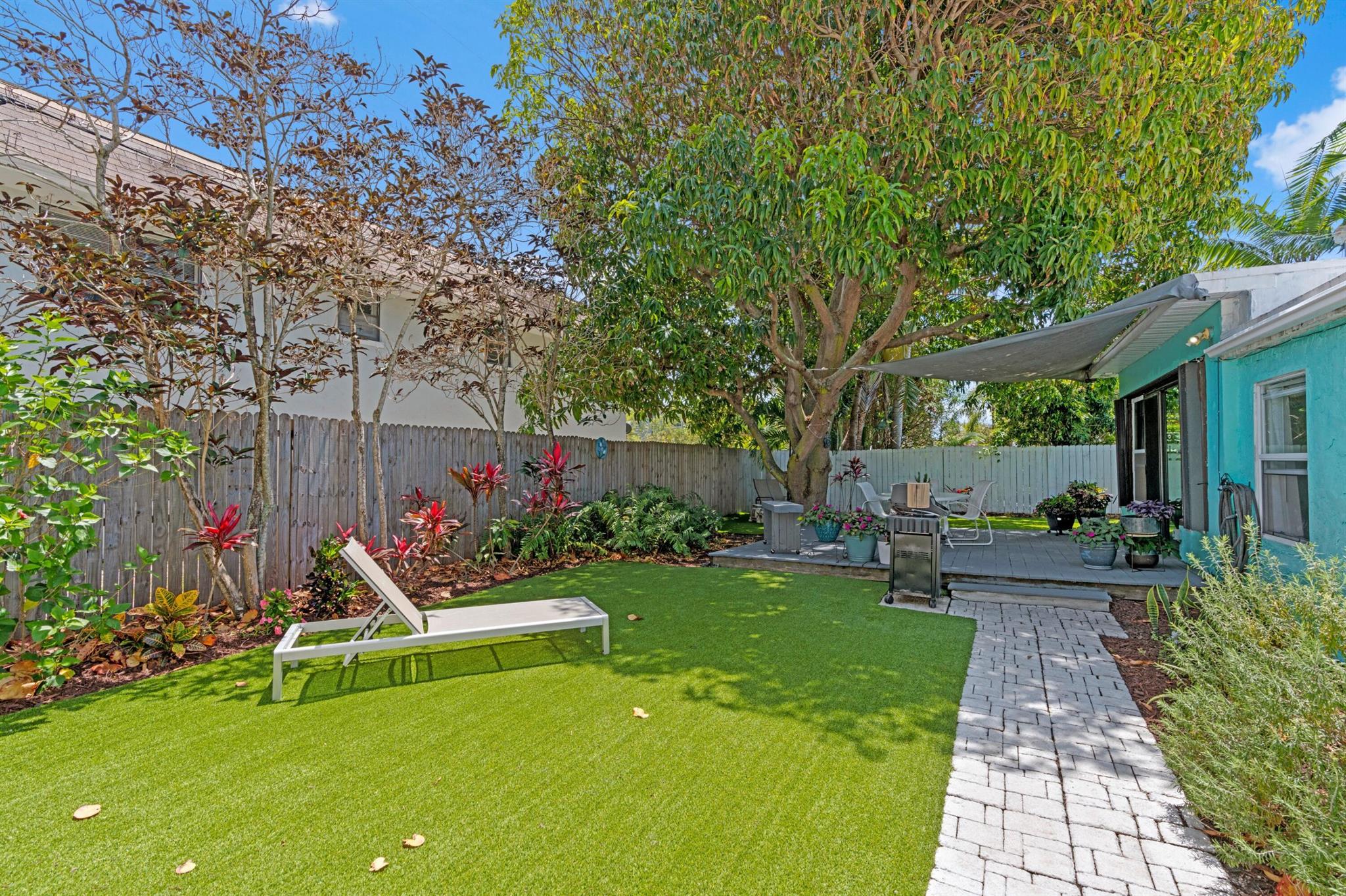 NORTH LAKE WORTH - Residential