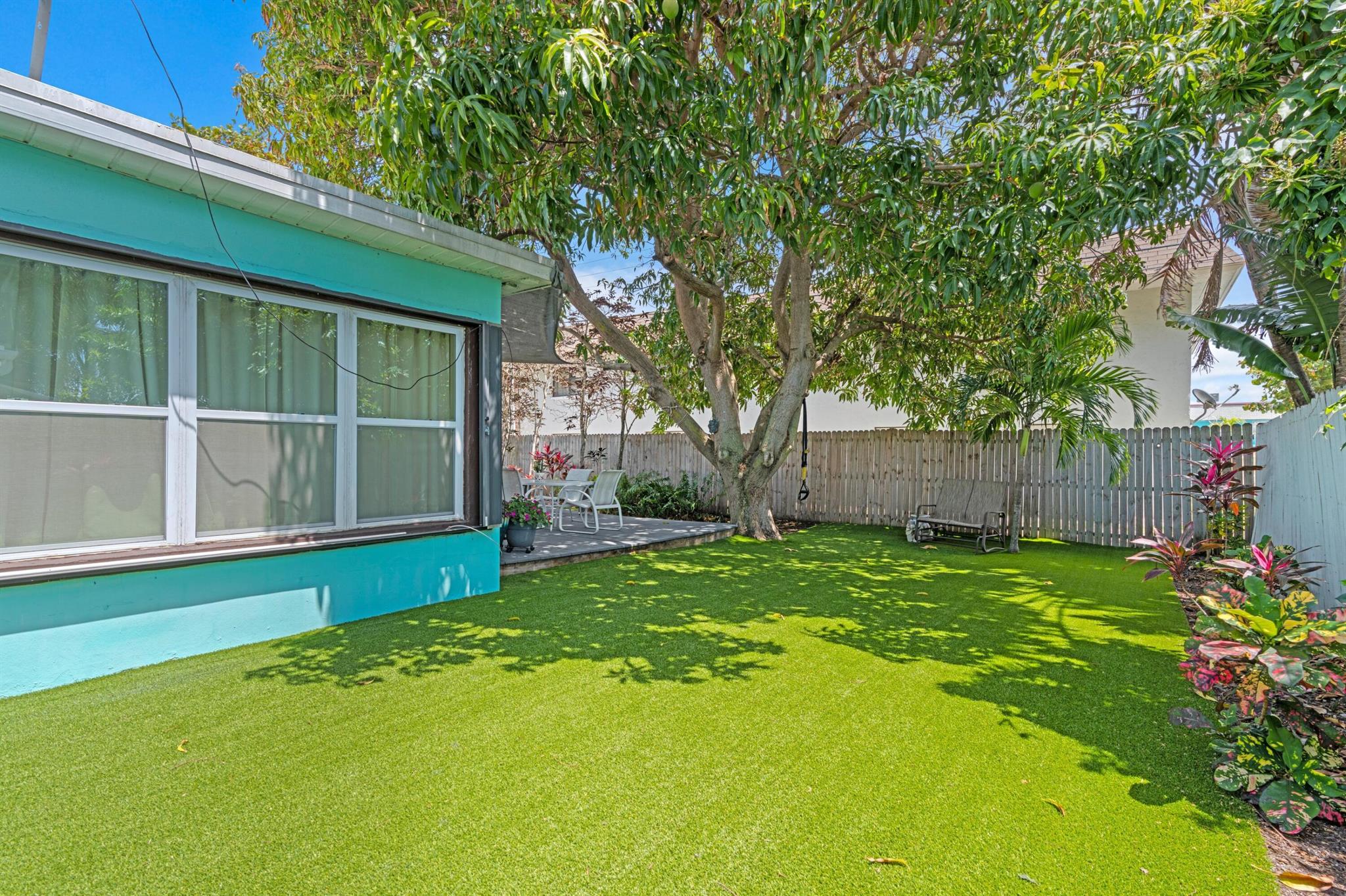 NORTH LAKE WORTH - Residential