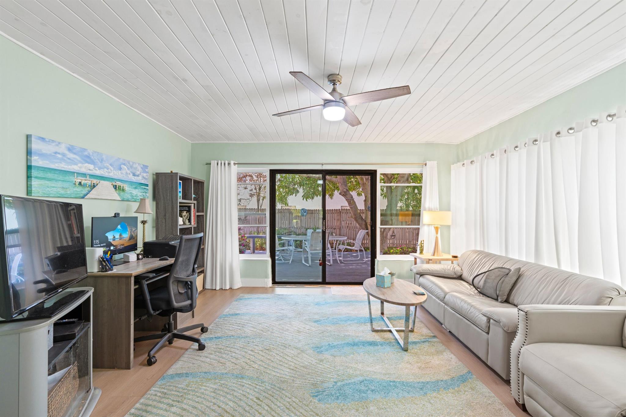 NORTH LAKE WORTH - Residential