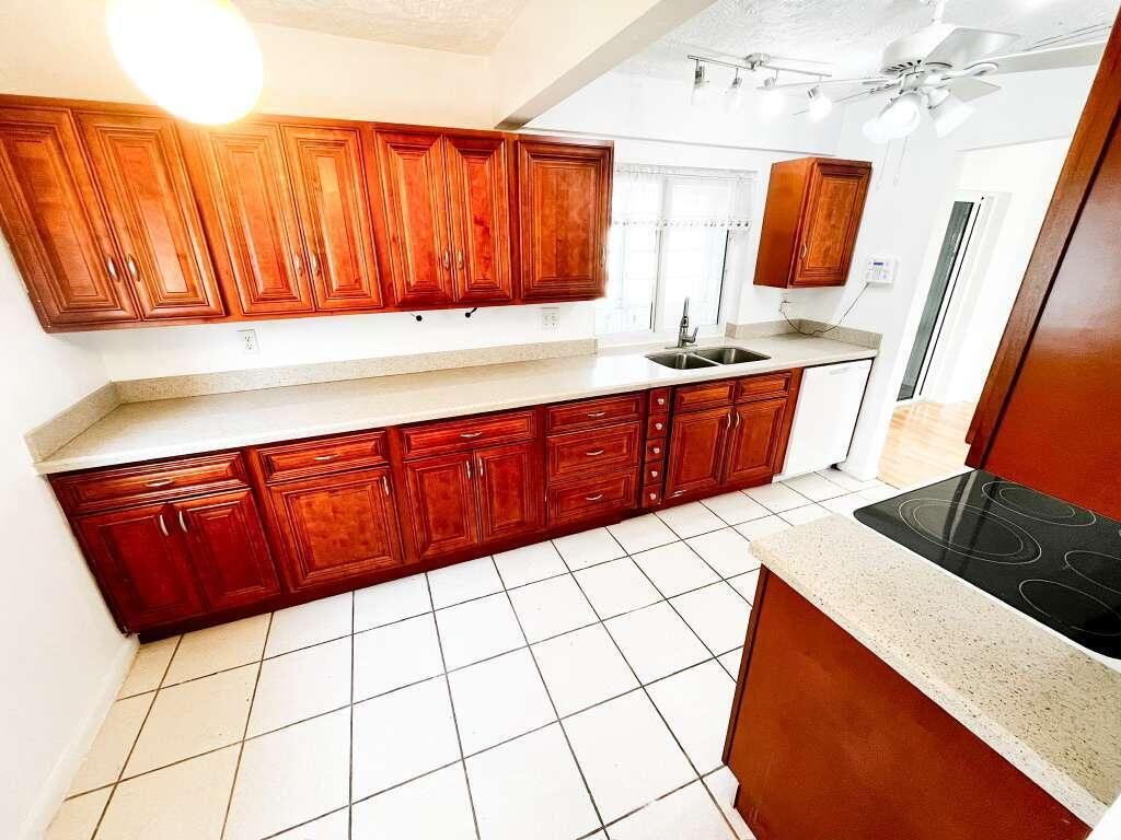 Photo of 905 SW 3rd Avenue, Boynton Beach, FL 33426 (MLS # R11163680)