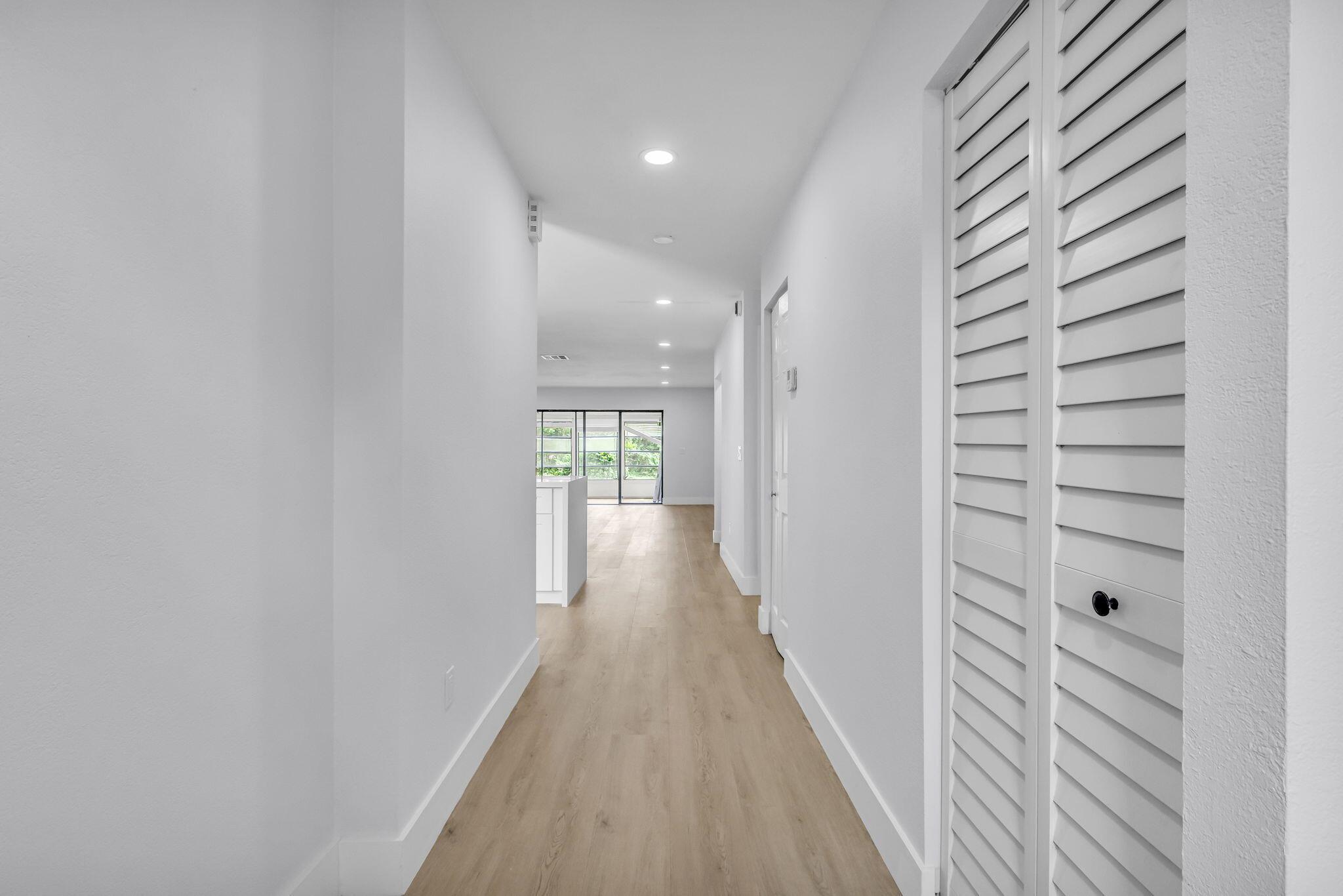 8535 Casa Del Lago F