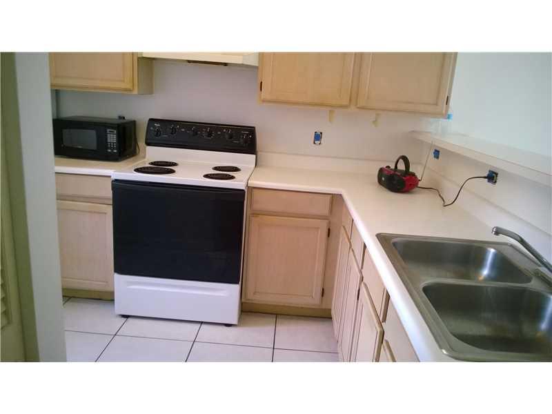 CASTLEWOOD - Residential Lease