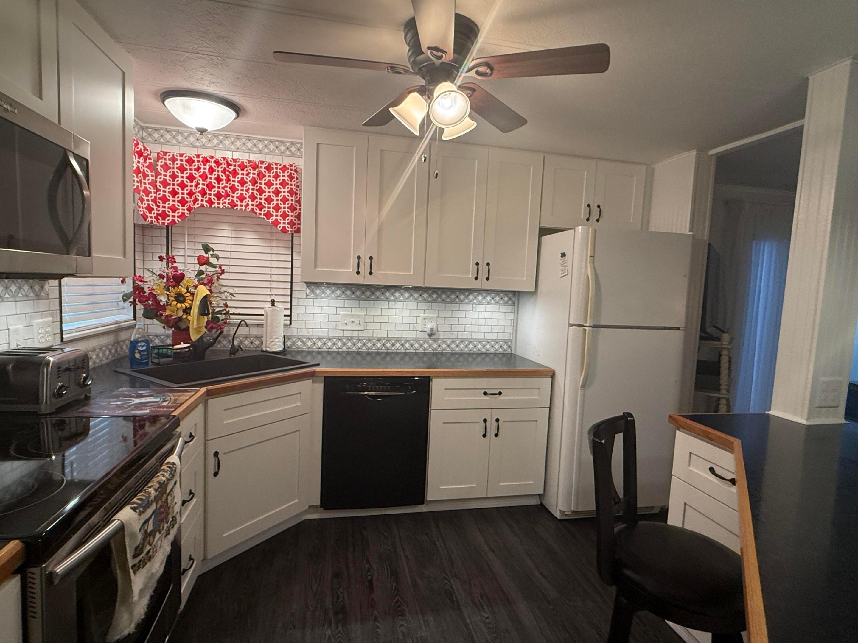 CAMBRIDGE AT HERITAGE RIDGE - Residential