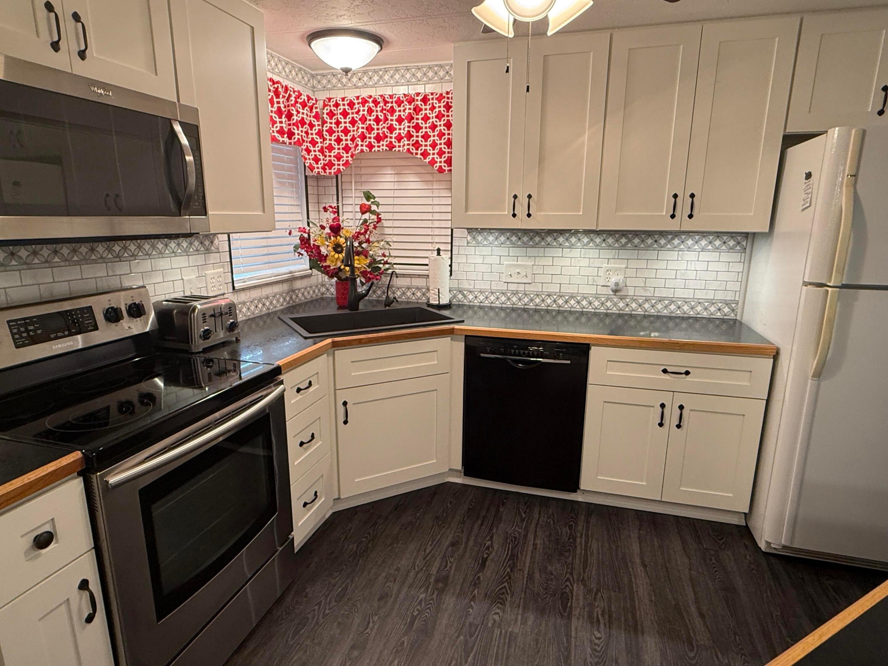 CAMBRIDGE AT HERITAGE RIDGE - Residential