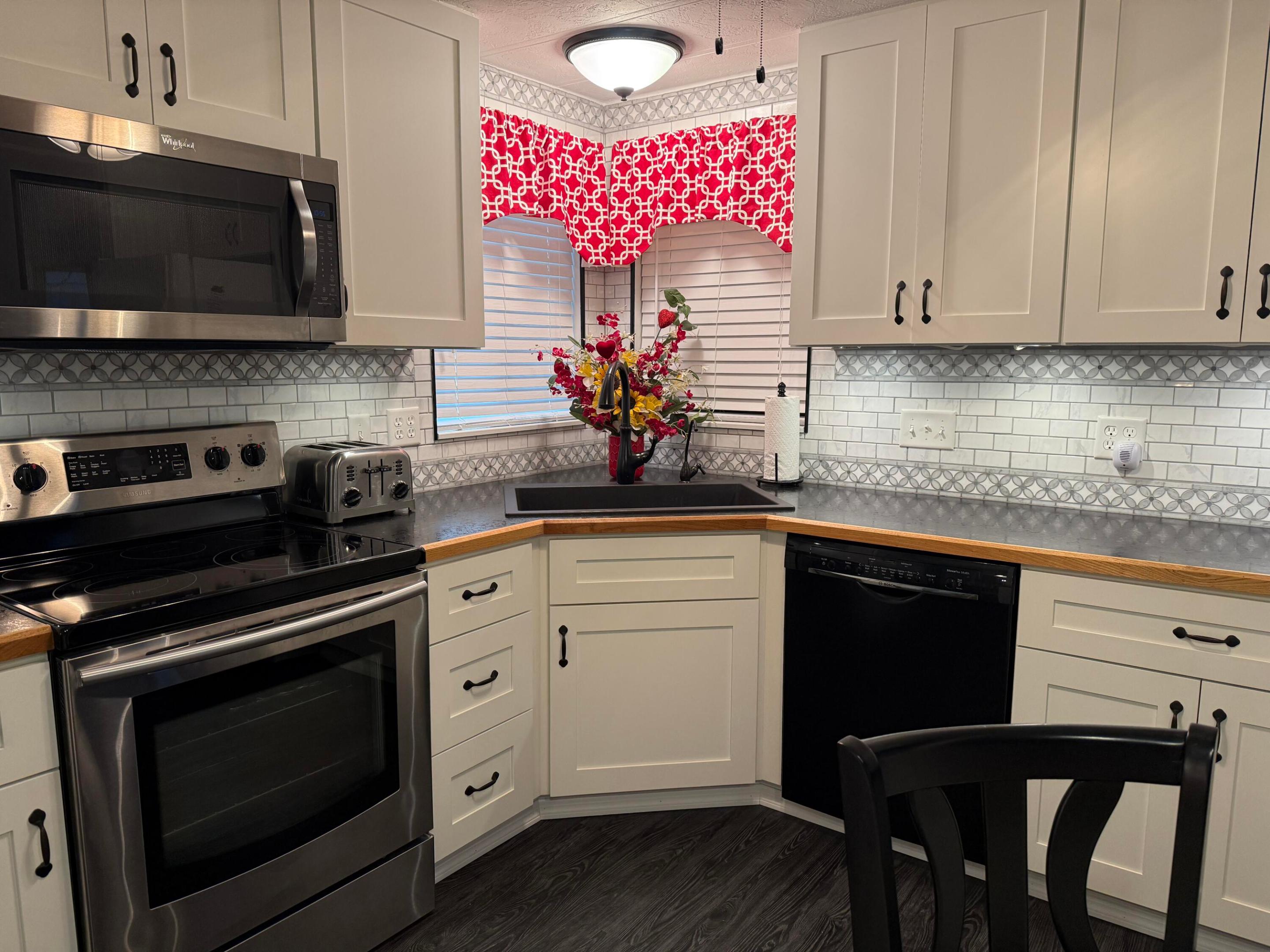 CAMBRIDGE AT HERITAGE RIDGE - Residential