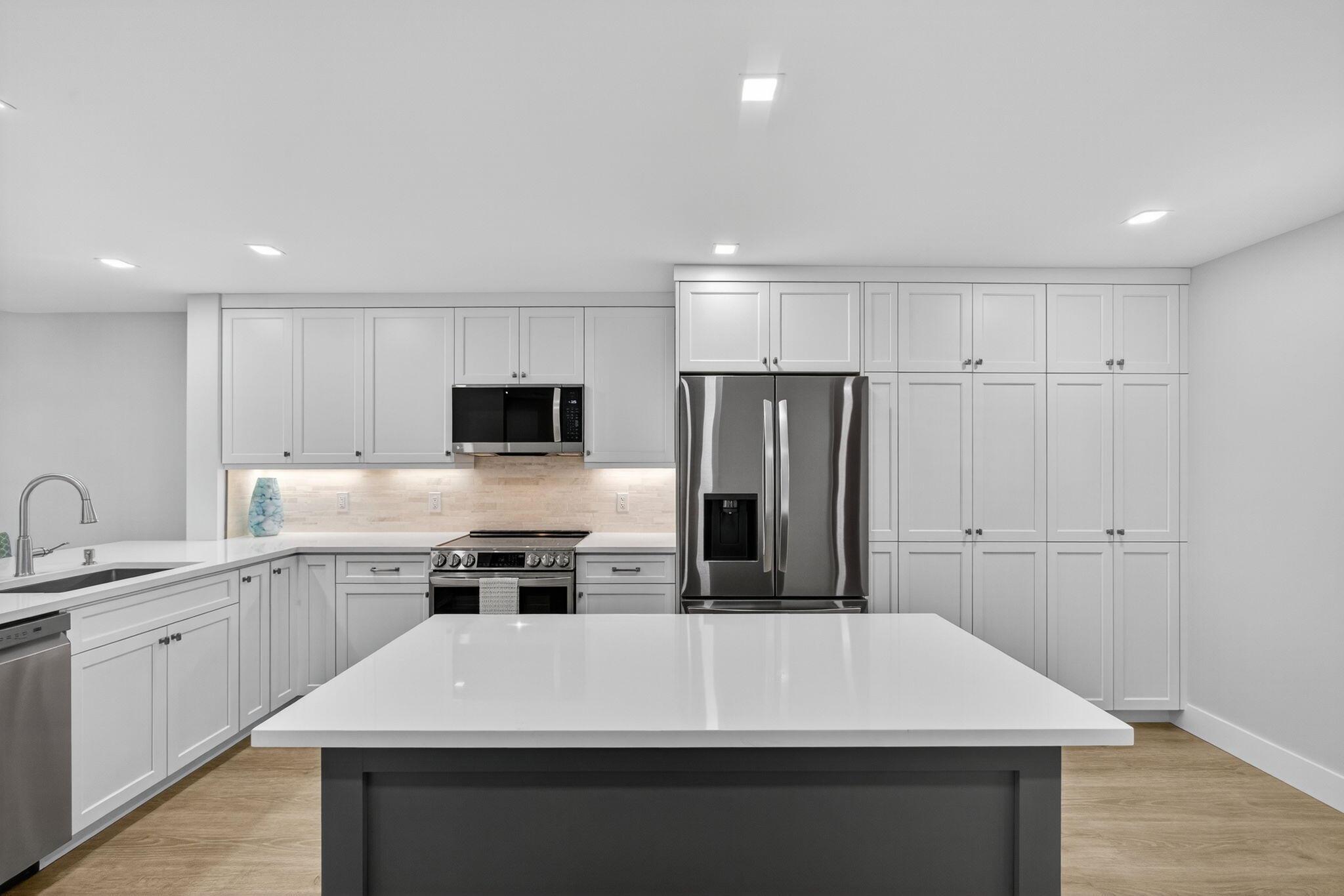 MARINA BAY CONDO - Residential