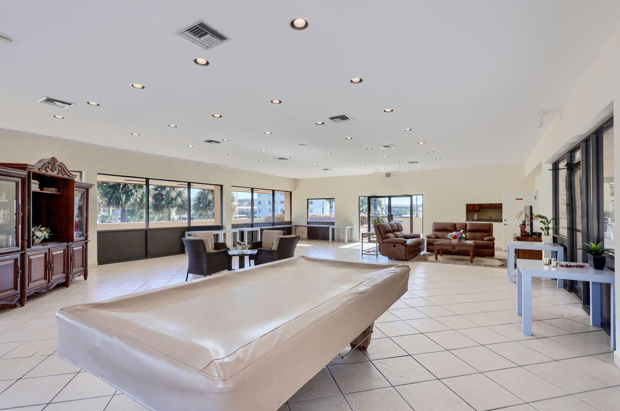 MARINA BAY CONDO - Residential