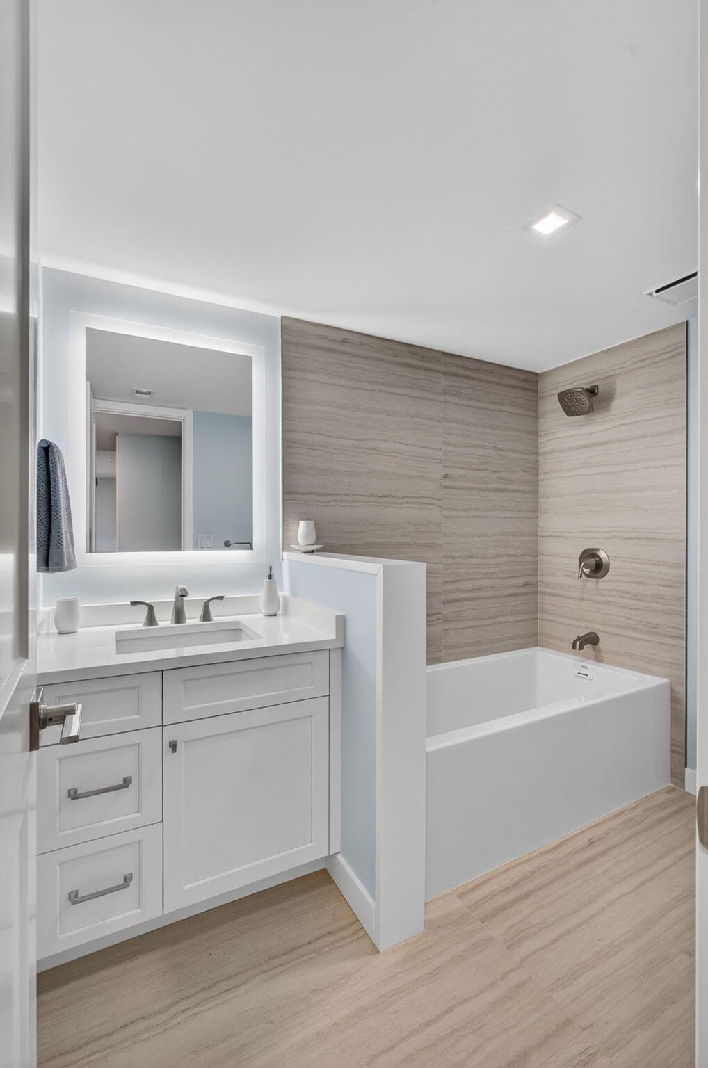 MARINA BAY CONDO - Residential