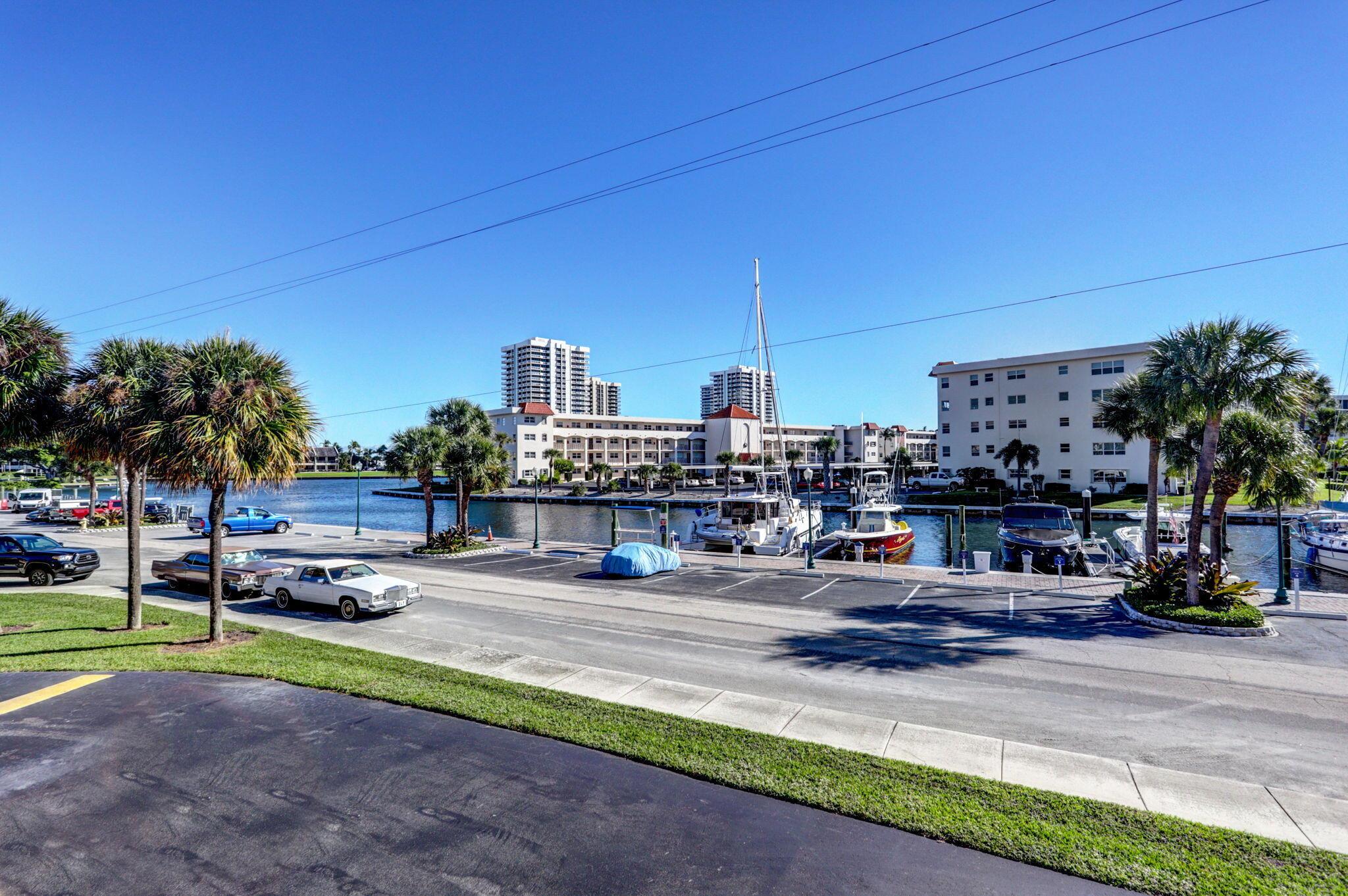 MARINA BAY CONDO - Residential