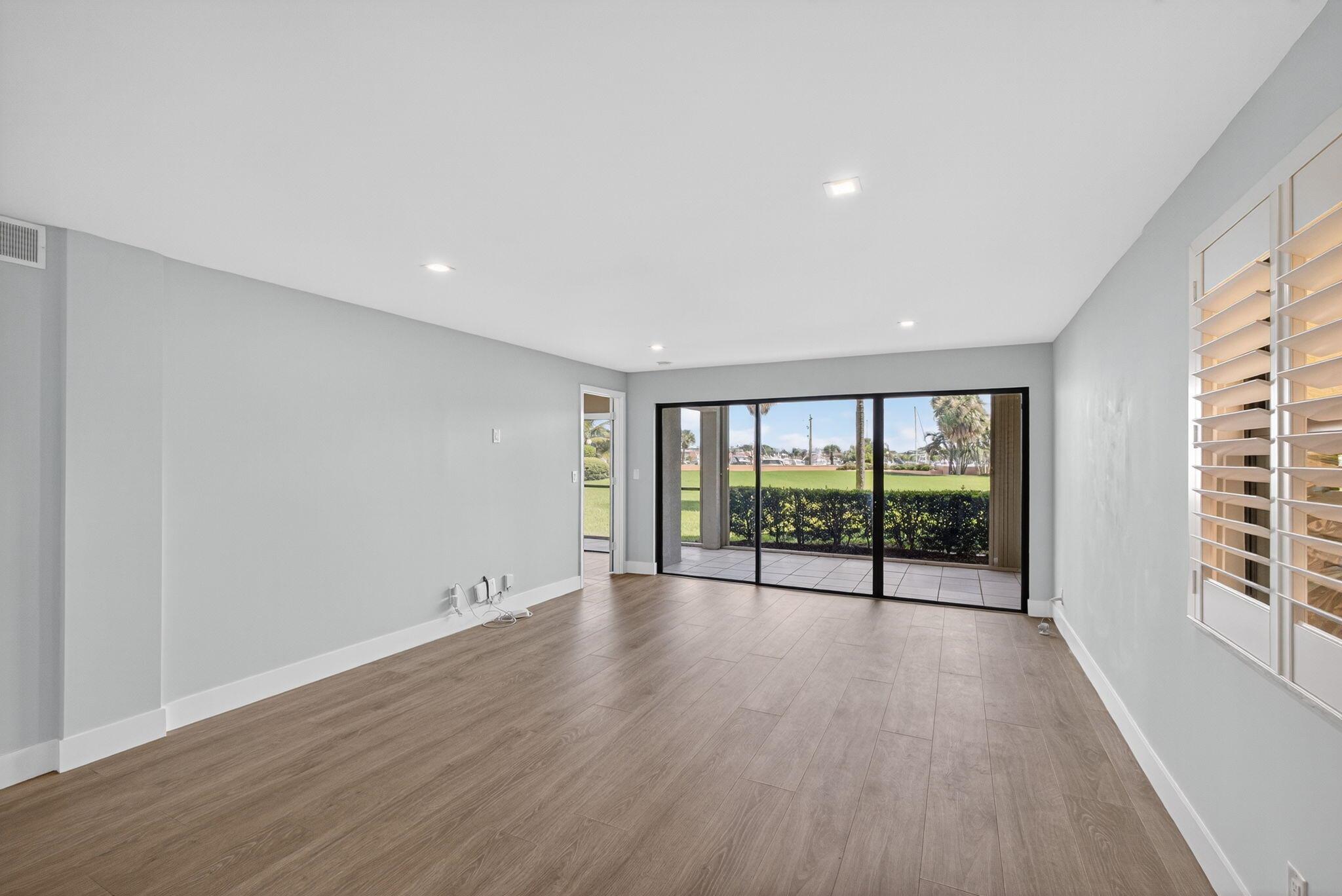 MARINA BAY CONDO - Residential