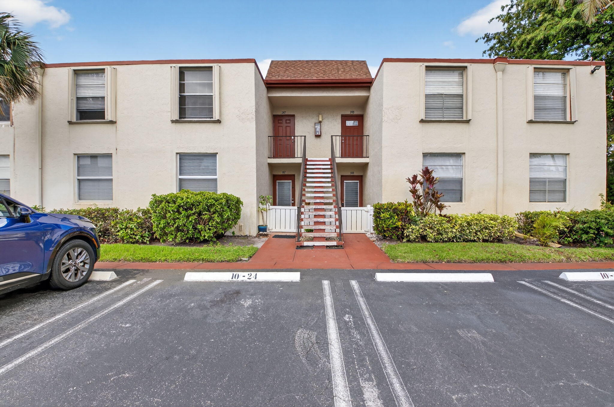 Villages Oriole Abbey Condo - Residential