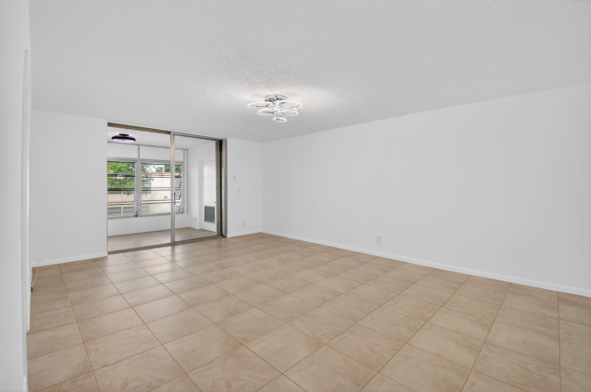 Villages Oriole Abbey Condo - Residential