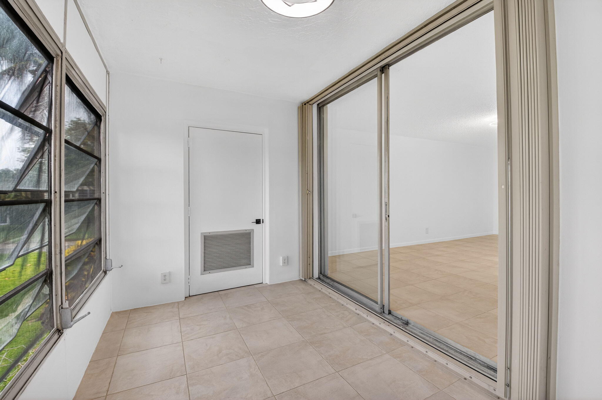 Villages Oriole Abbey Condo - Residential