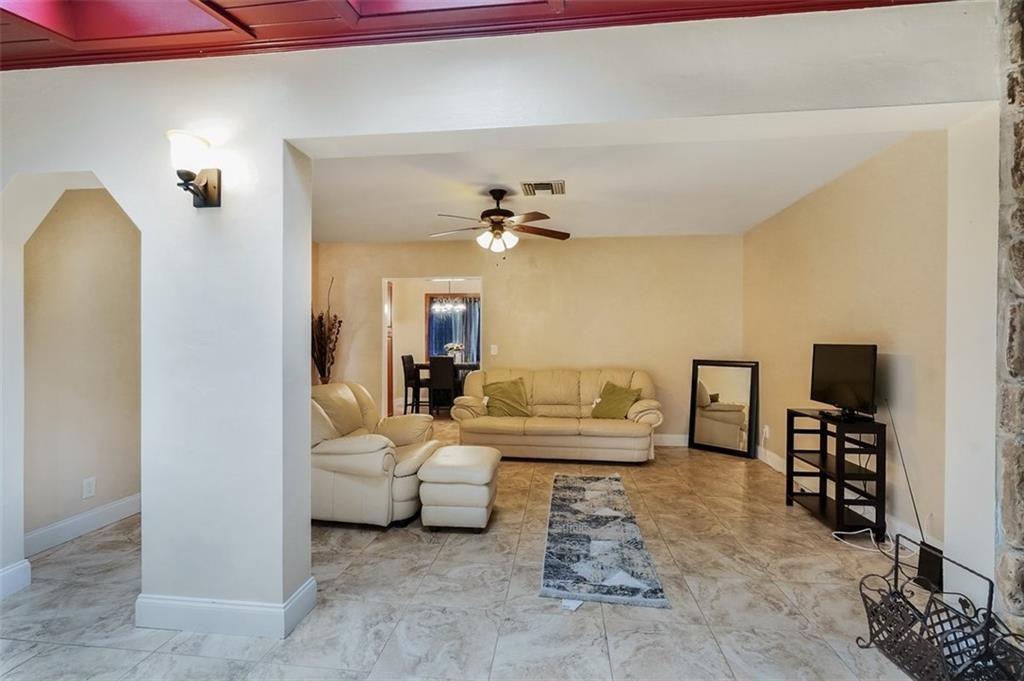 617 Lakeside Harbour