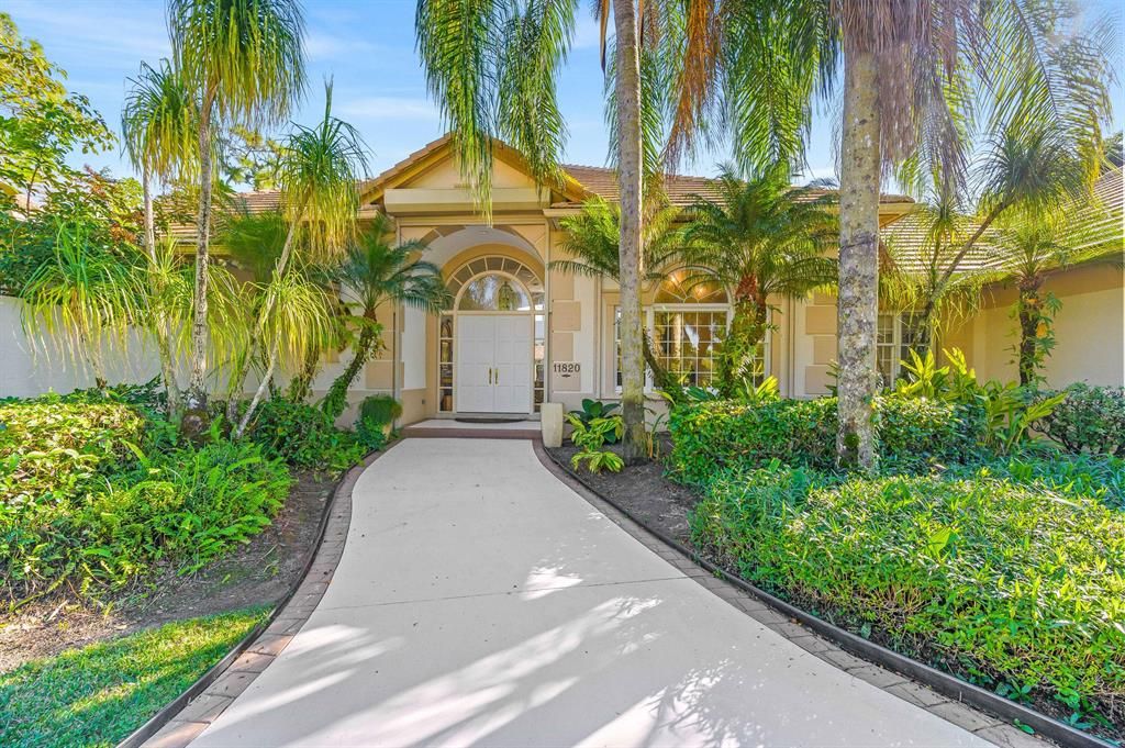 Photo of 11820 Blackwoods Lane, West Palm Beach, FL 33412 (MLS # R10767409)