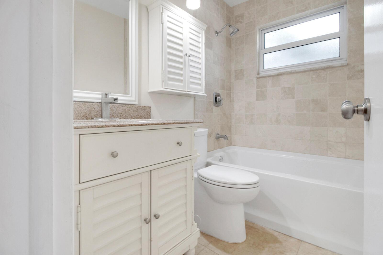 SHOREWOOD - Residential