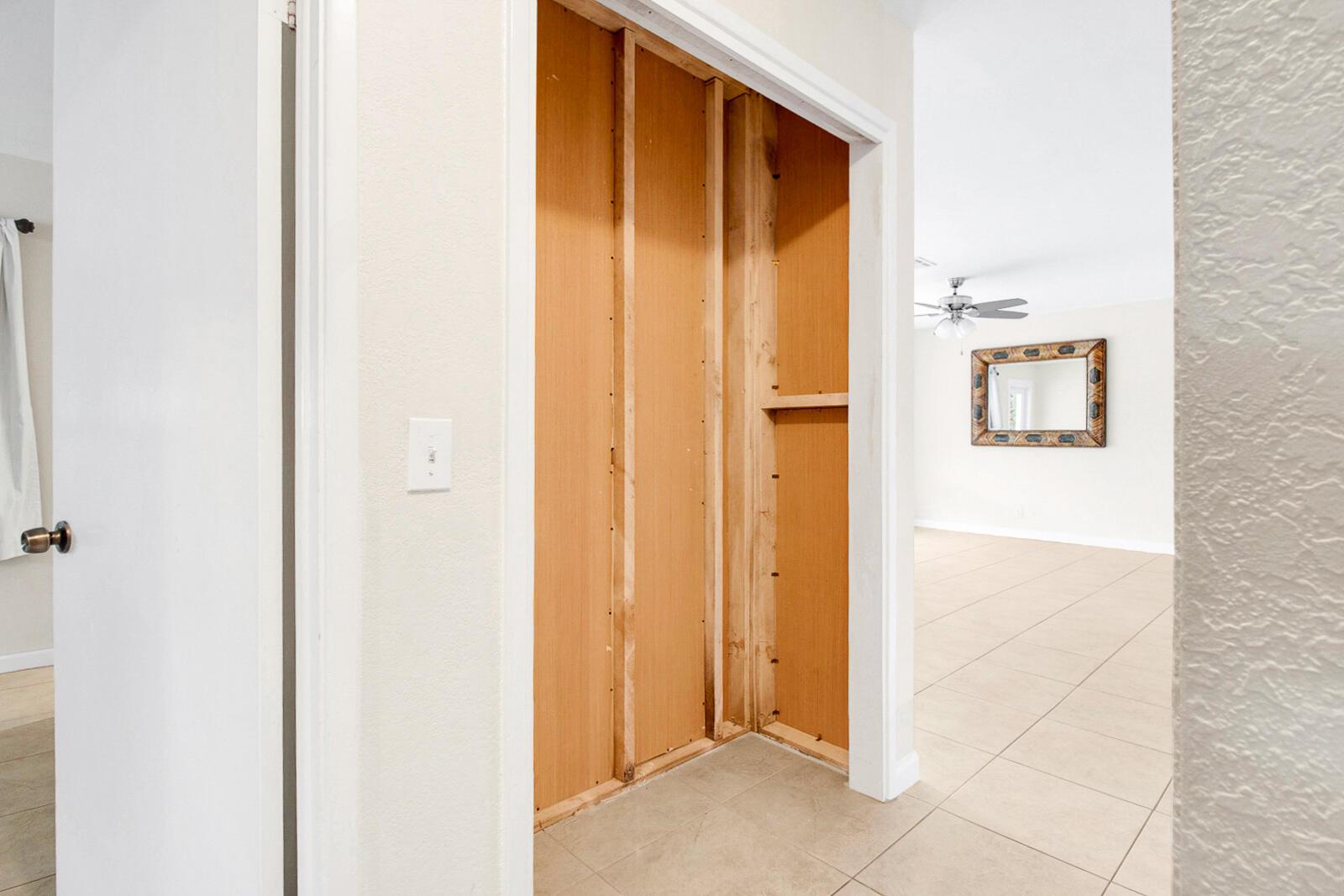 SHOREWOOD - Residential