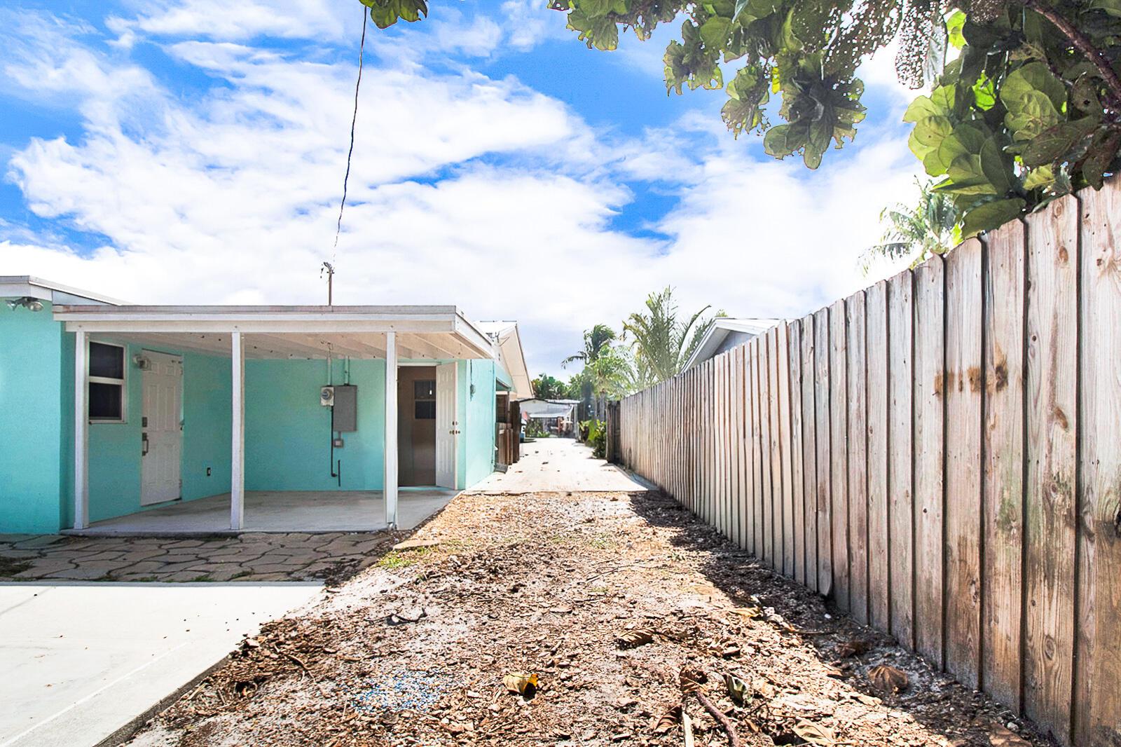 SHOREWOOD - Residential