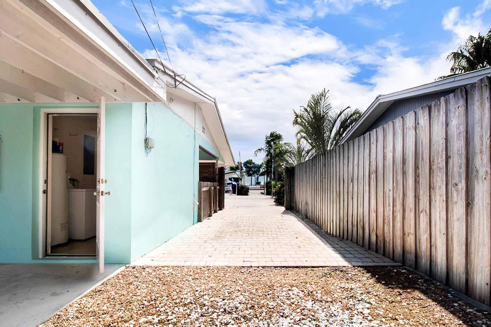 SHOREWOOD - Residential