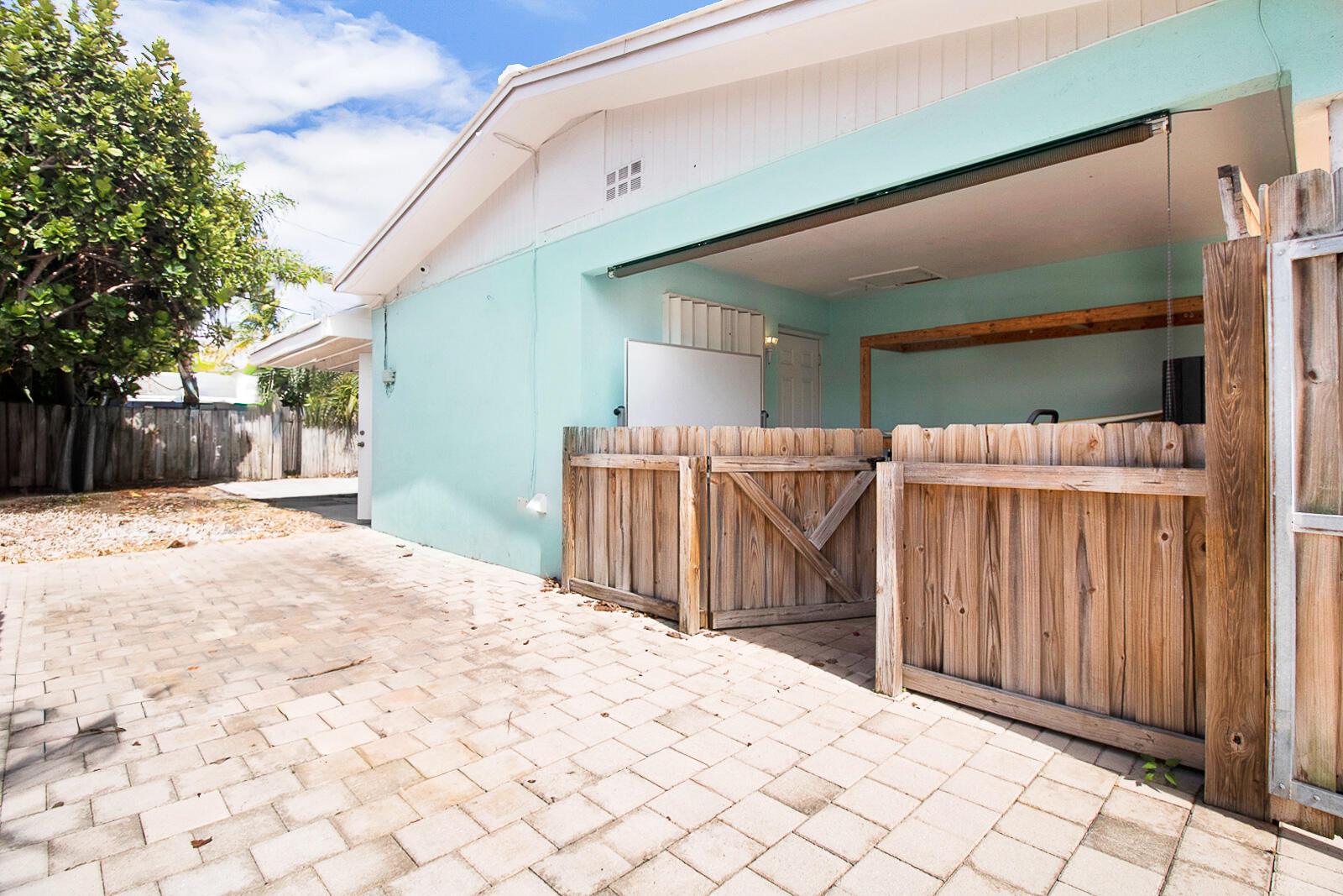 SHOREWOOD - Residential