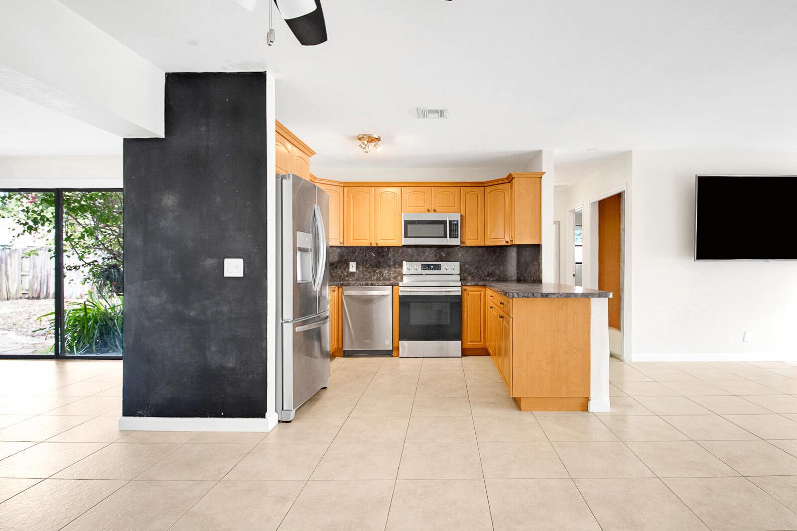 SHOREWOOD - Residential