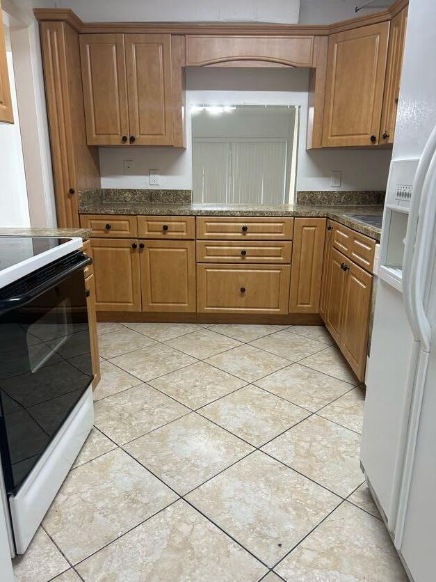 FOREST HILL VILLAS GARDEN - Residential Lease