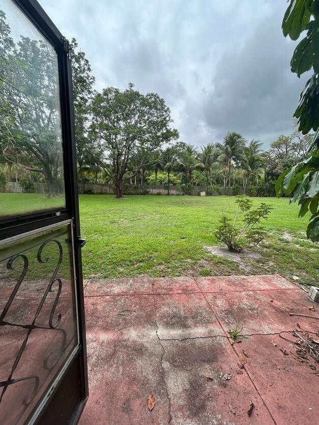 FOREST HILL VILLAS GARDEN - Residential Lease