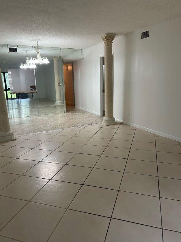 FOREST HILL VILLAS GARDEN - Residential Lease