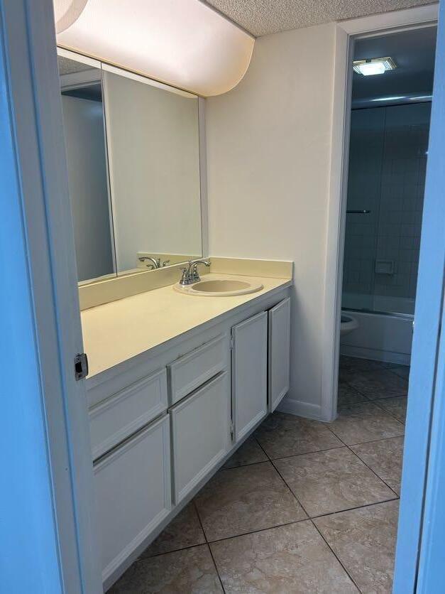 FOREST HILL VILLAS GARDEN - Residential Lease