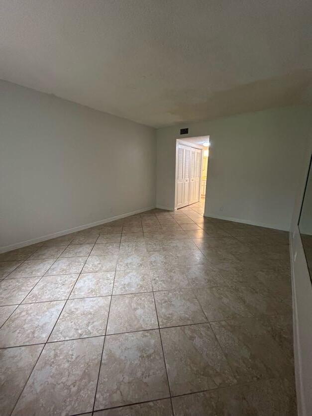 FOREST HILL VILLAS GARDEN - Residential Lease