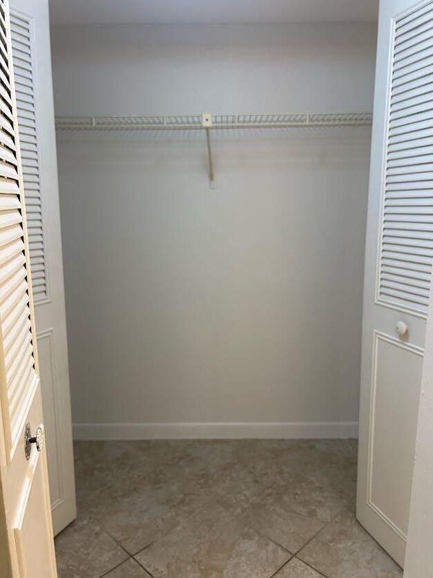 FOREST HILL VILLAS GARDEN - Residential Lease