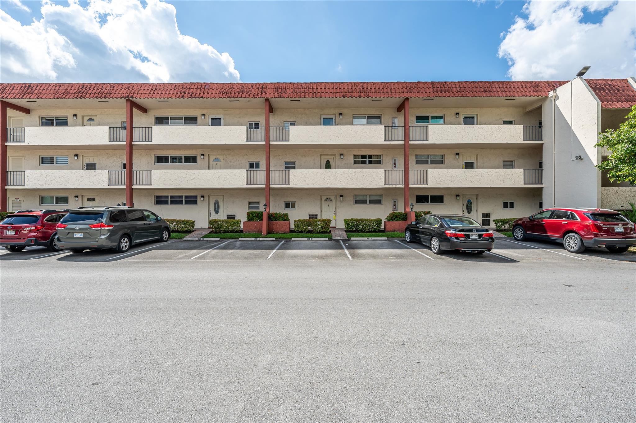 Hollybrook Golf & Tennis - Residential