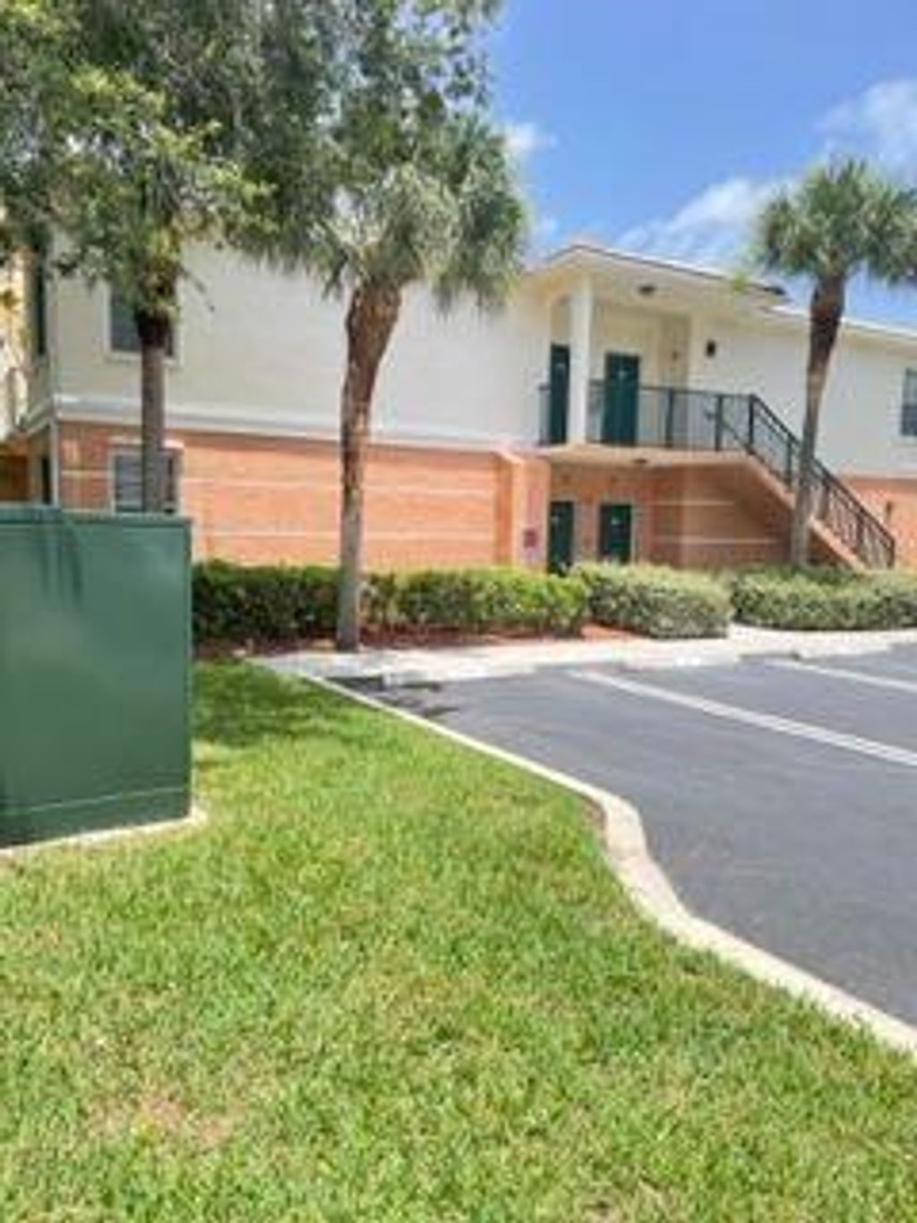 Photo of 1102 Myrtlewood Circle E, Palm Beach Gardens, FL 33418 (MLS # R10817816)