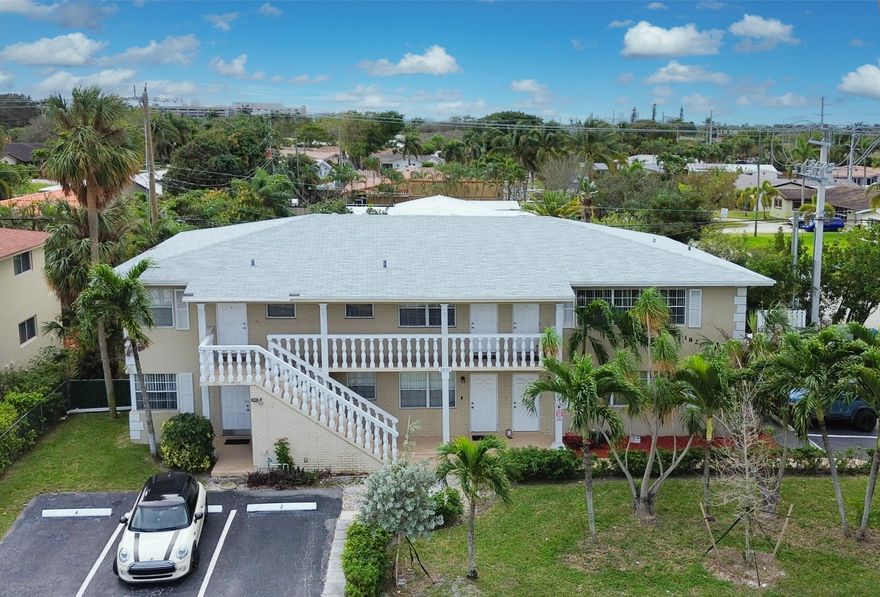 LARGE 1/1 APARTMENT. VERY SPECIOUS, LOTS OF CLOSET SPACE, UPDATED KITCHEN WITH GRANITE COUNTER TOP, UPDATED BATHROOM AND VANITY, NEWER APPLIANCES, CENTRAL AC, CERAMIC TILED FLOORS. 2 MILE TO THE BEACH AND DOWNTOWN COMMERCIAL BLVD, SHORT DISTANCE TO SHOPPING AREA. RENT INCLUDES, WATER,SEWER AND GARBAGE REMOVAL, ACCESS TO COIN OPERATED WASHER & DRYER, QUICK APPROVAL​​‌​​​​‌​‌​​​‌‌​​​‌‌‌​​‌​​‌‌​​​​ PROCESS.