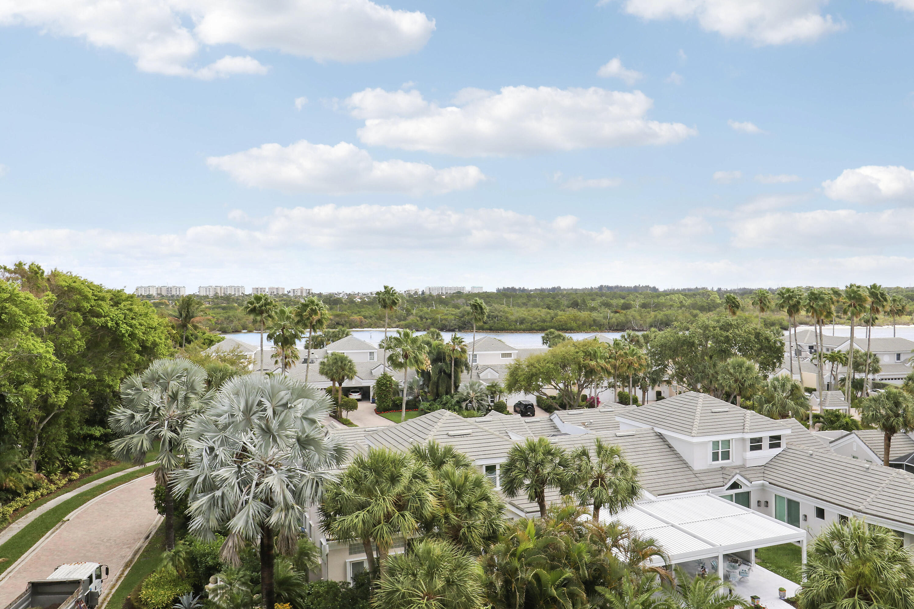 SOUTHPORTE ONE AT JONATHANS LANDING CONDO - Residential