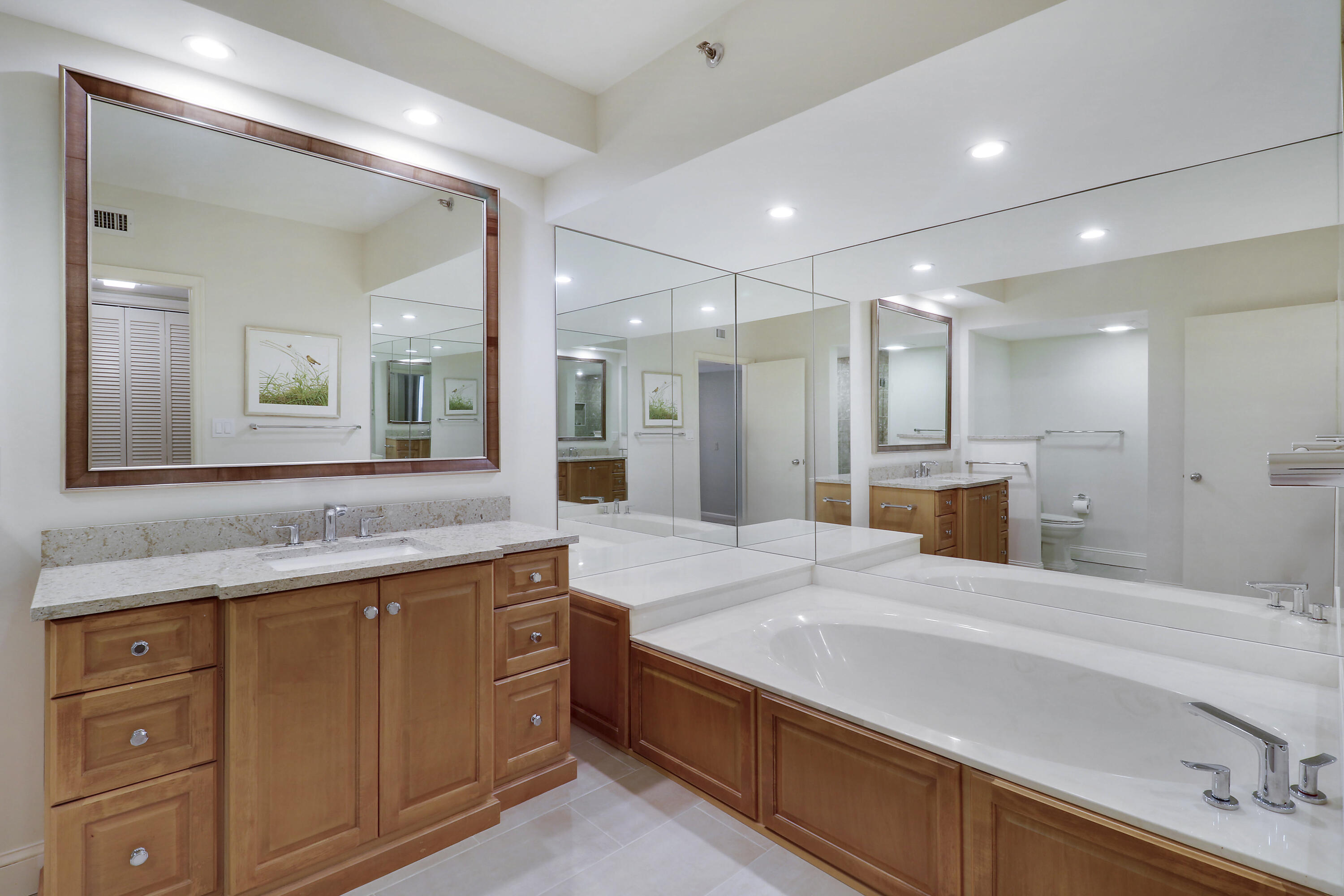 SOUTHPORTE ONE AT JONATHANS LANDING CONDO - Residential