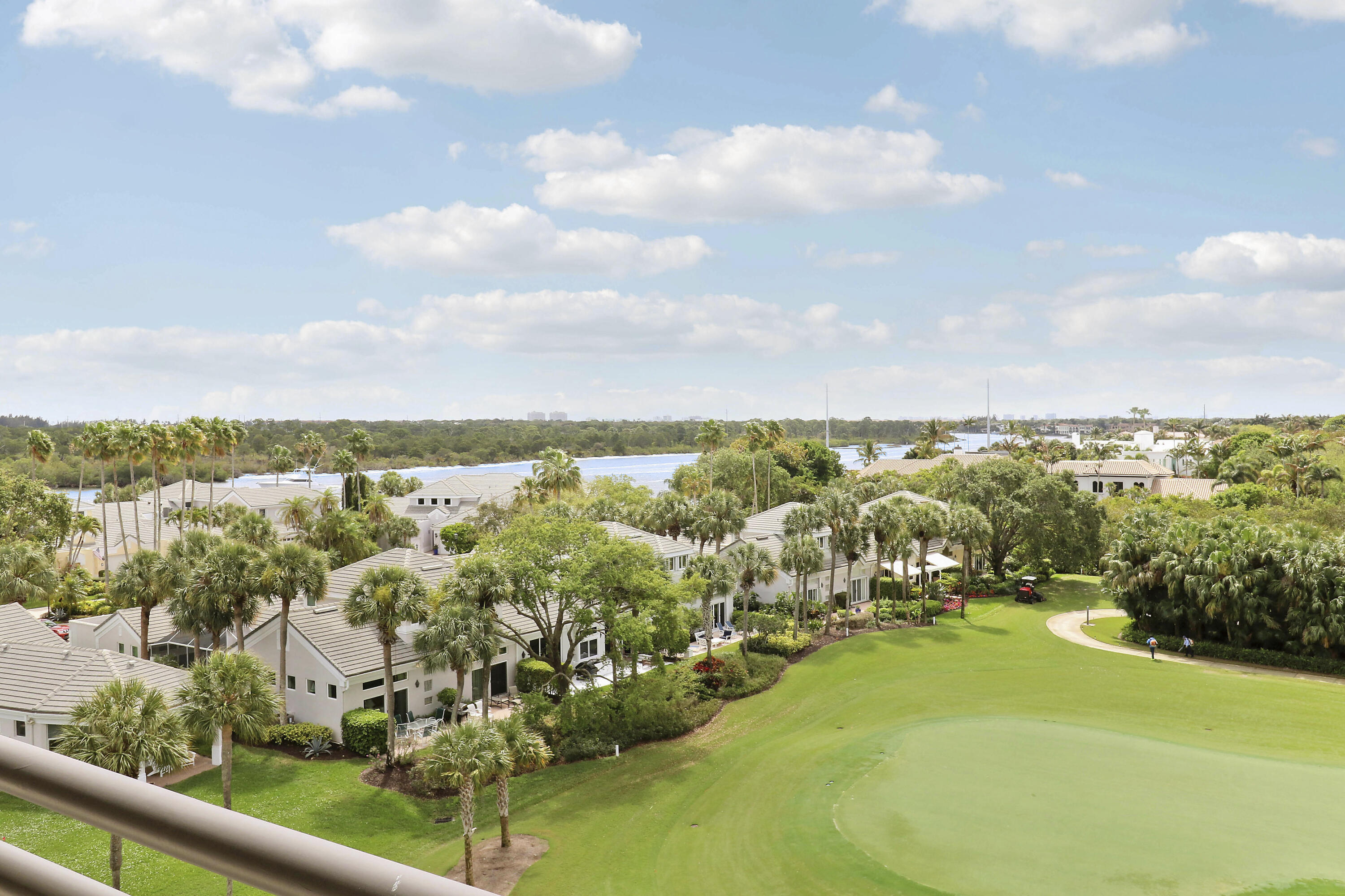 SOUTHPORTE ONE AT JONATHANS LANDING CONDO - Residential