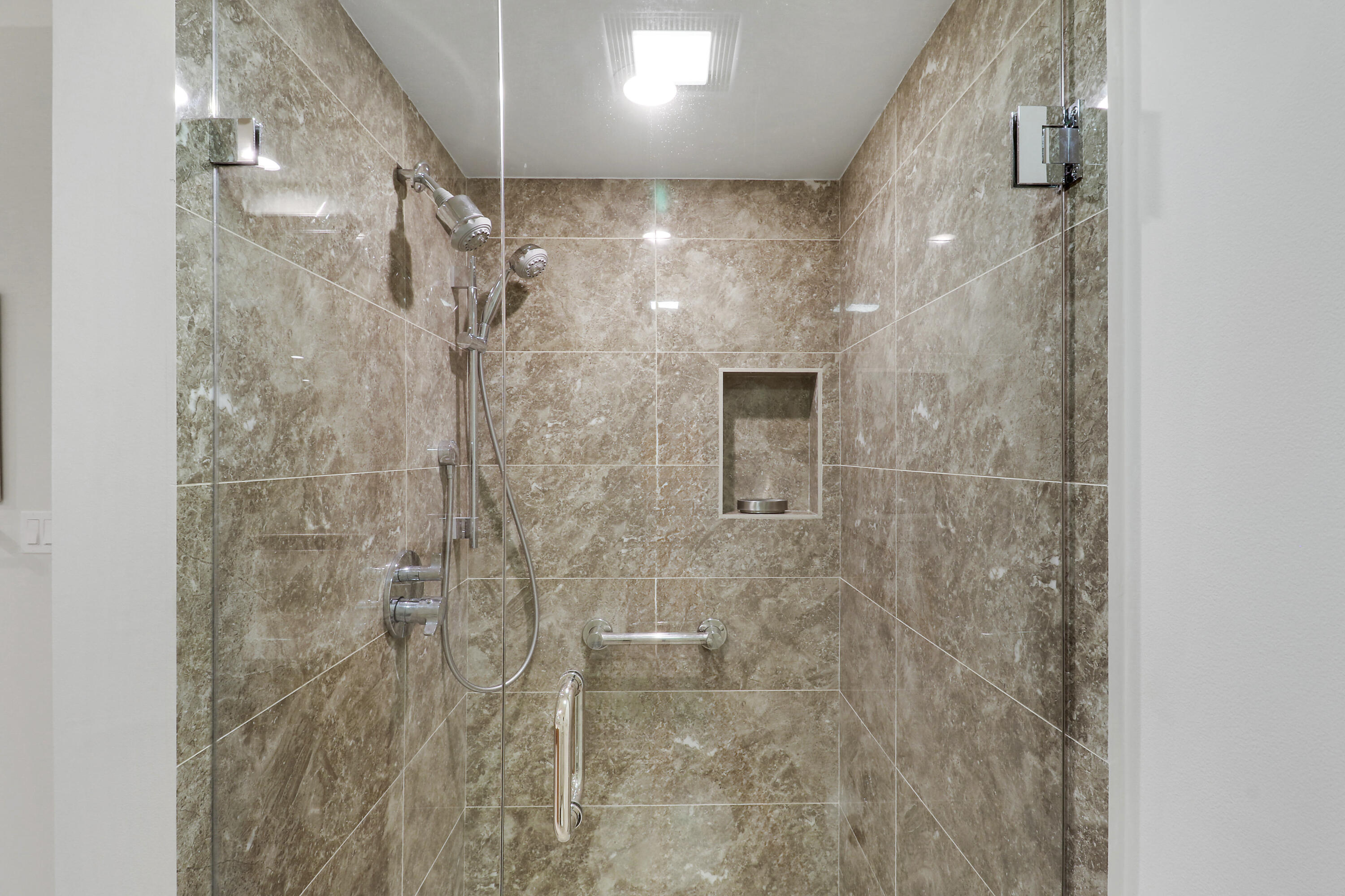 SOUTHPORTE ONE AT JONATHANS LANDING CONDO - Residential