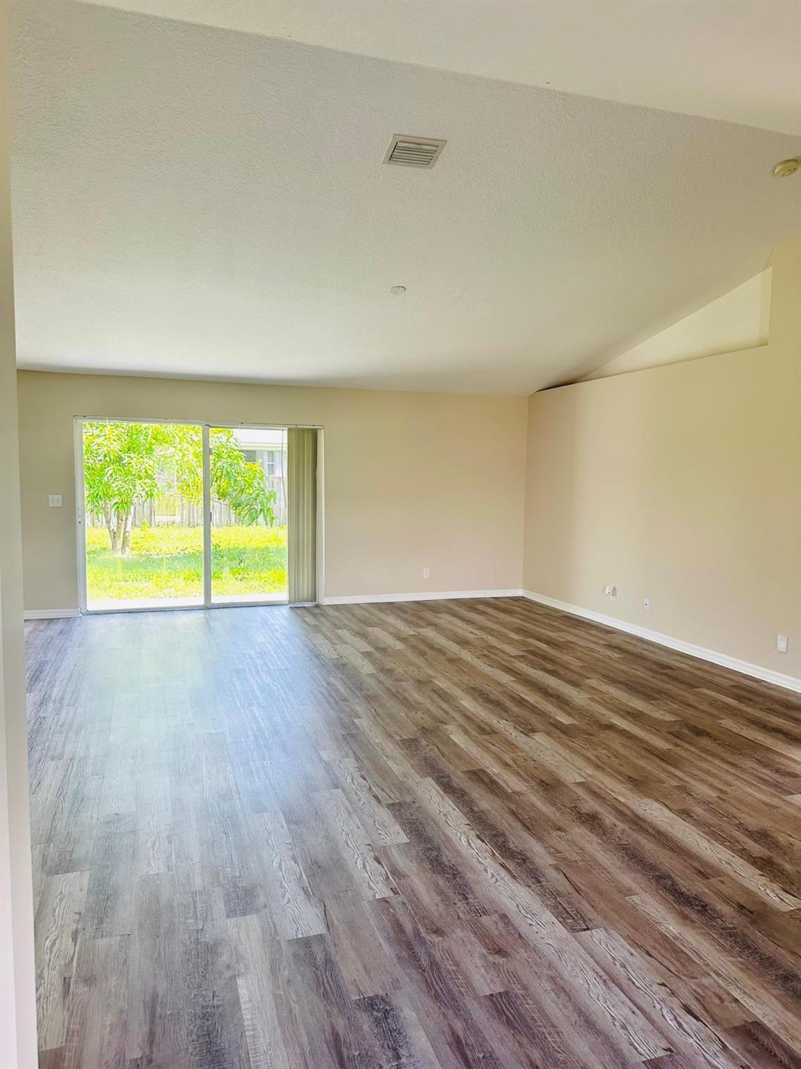 PORT ST LUCIE SECTION  22 - Residential Lease