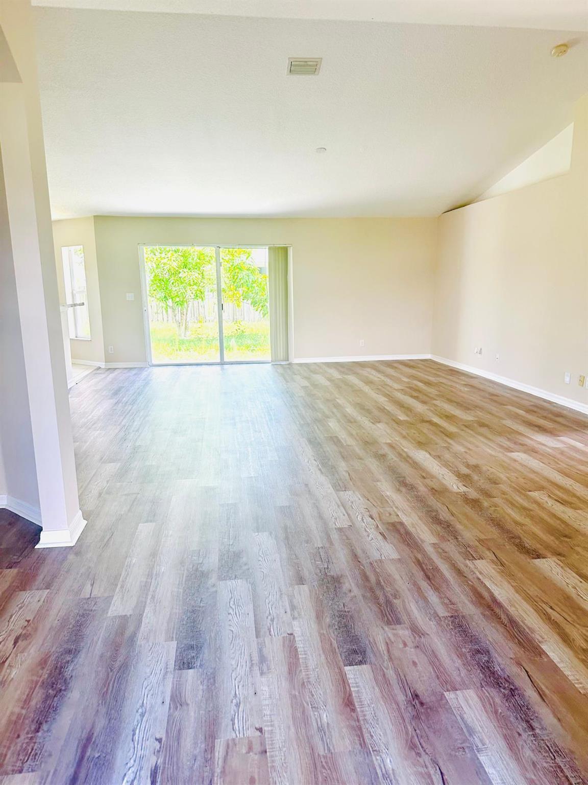 PORT ST LUCIE SECTION  22 - Residential Lease