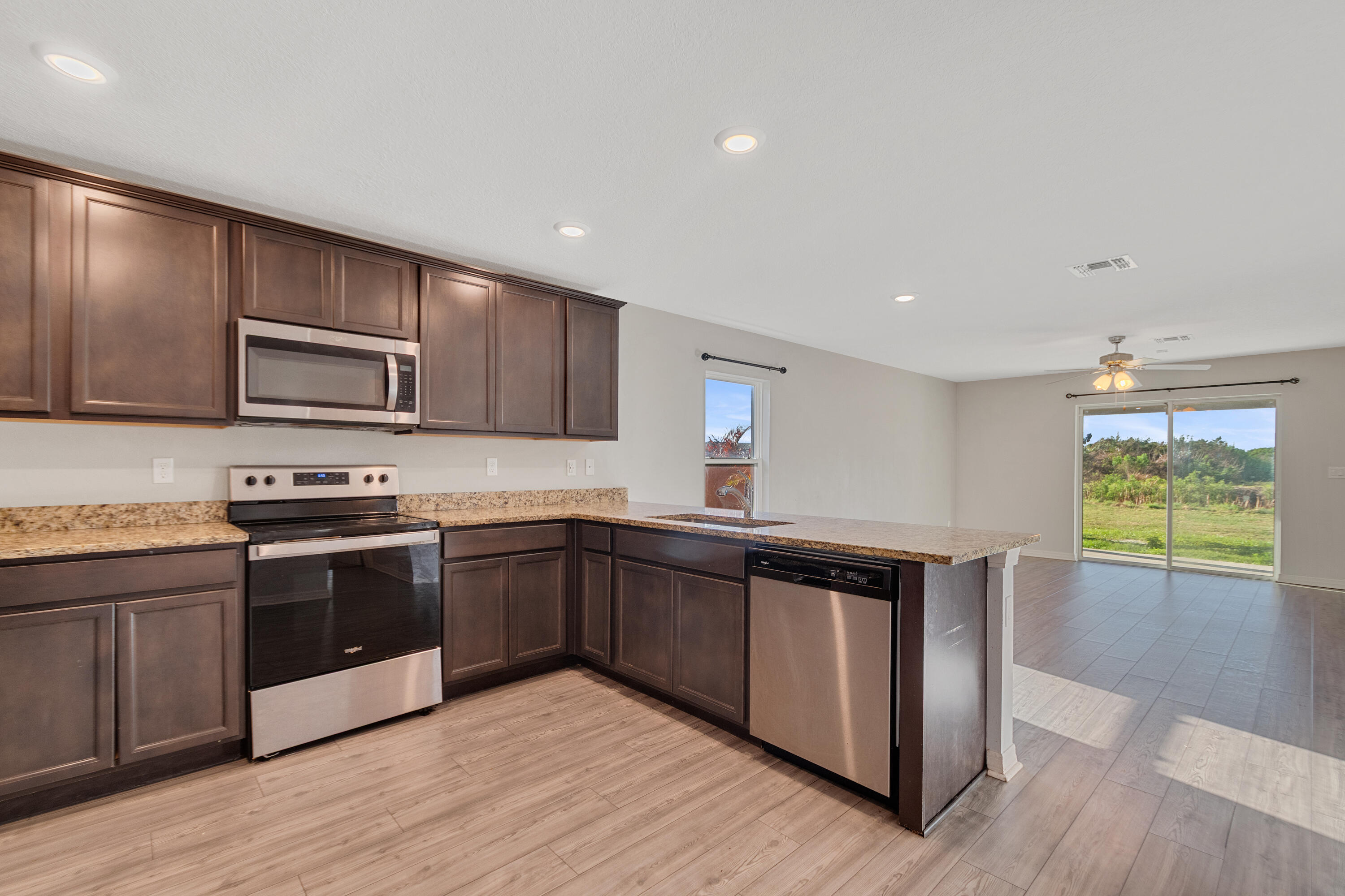 CELEBRATION POINTE - Residential