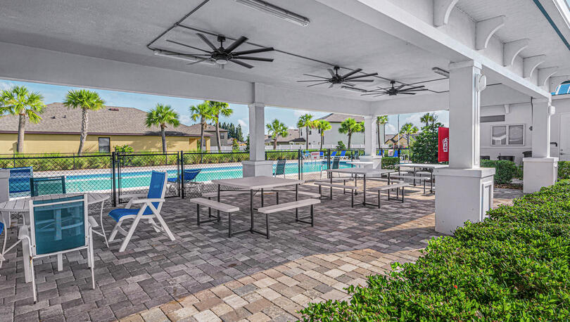 CELEBRATION POINTE - Residential