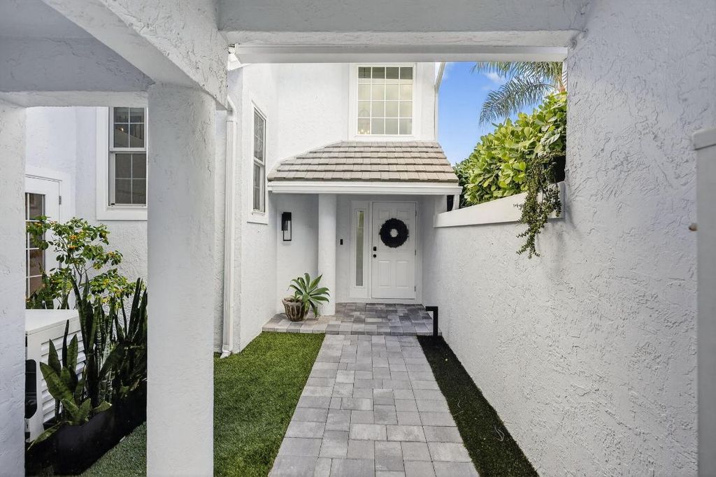 Photo of 1000 N Us Highway 1 #715, Jupiter, FL 33477 (MLS # R11158092)