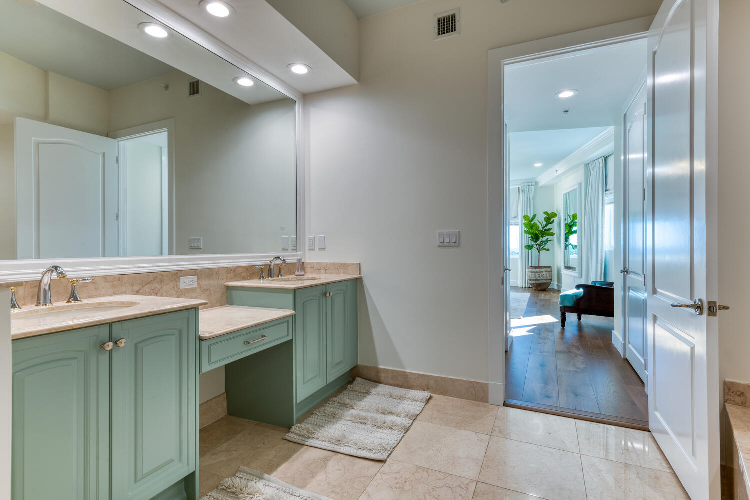 ESPLANADE GRANDE CONDO - Residential