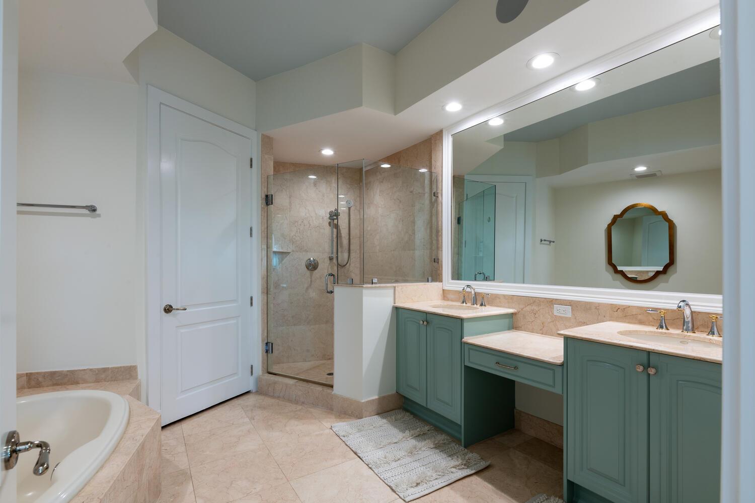 ESPLANADE GRANDE CONDO - Residential