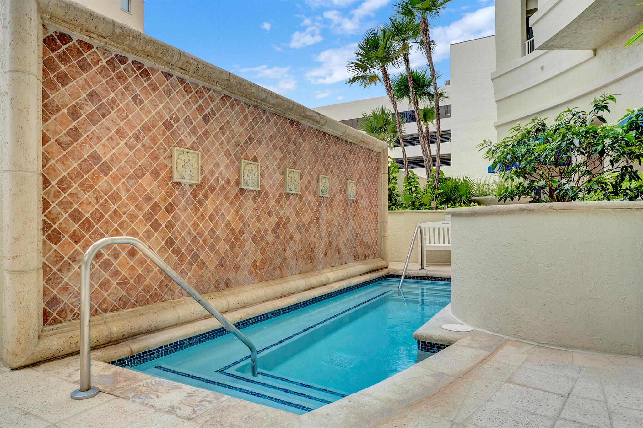 ESPLANADE GRANDE CONDO - Residential