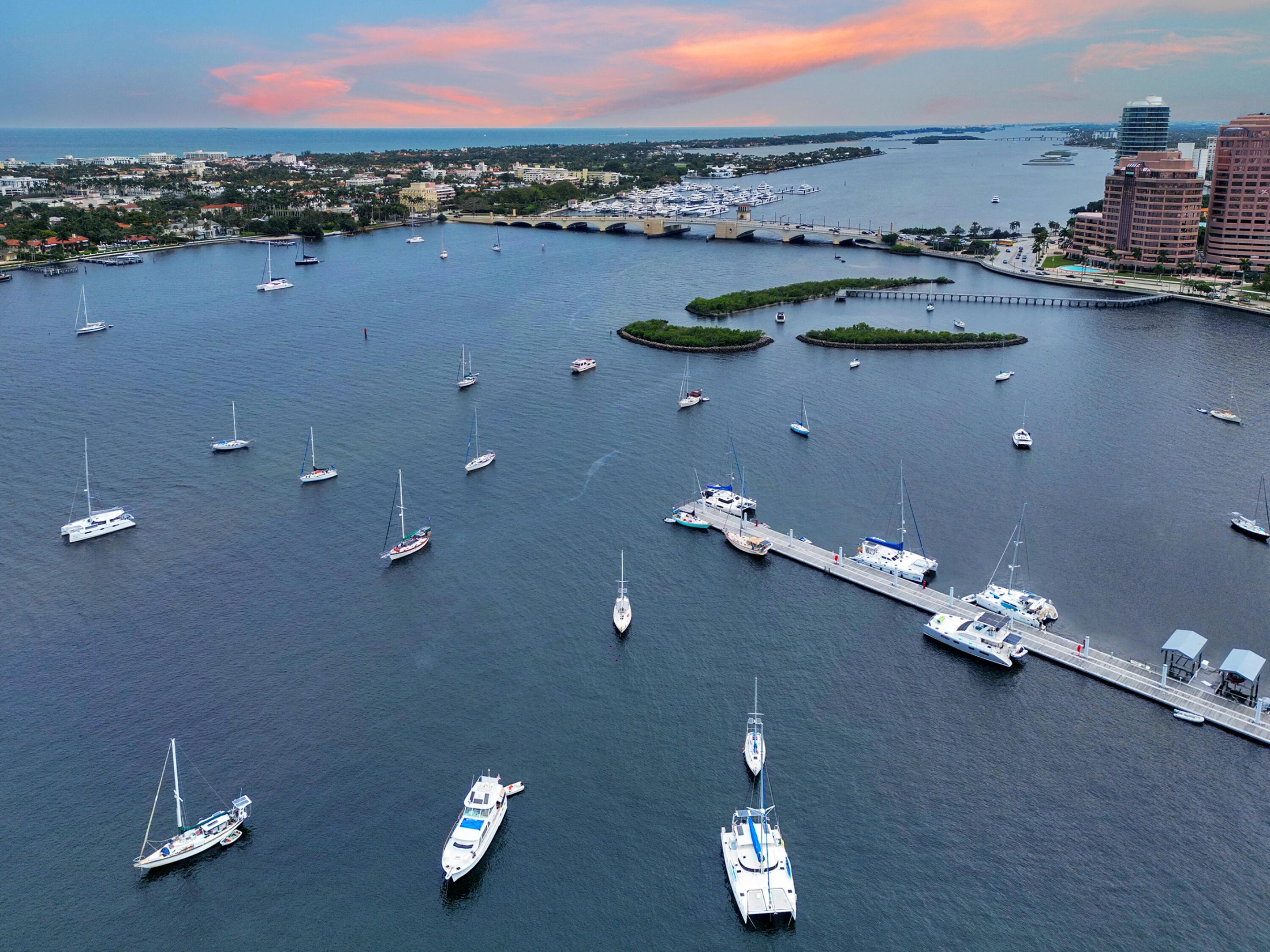 ESPLANADE GRANDE CONDO - Residential