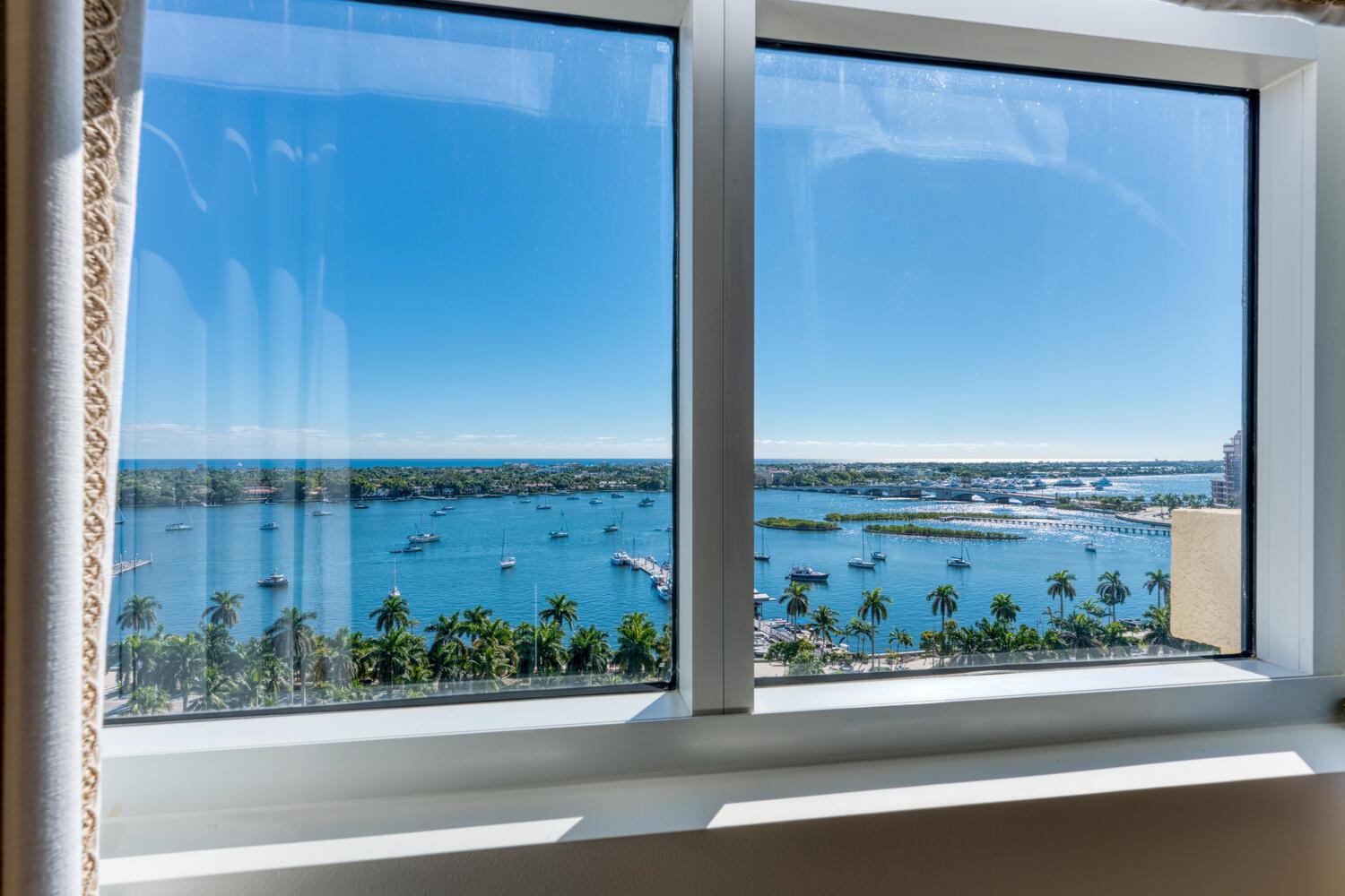 ESPLANADE GRANDE CONDO - Residential