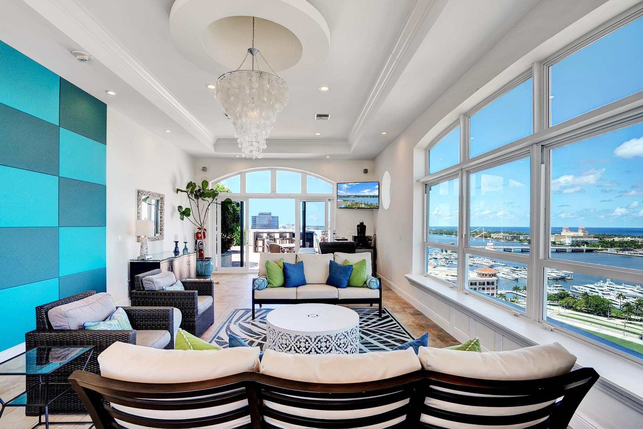 ESPLANADE GRANDE CONDO - Residential